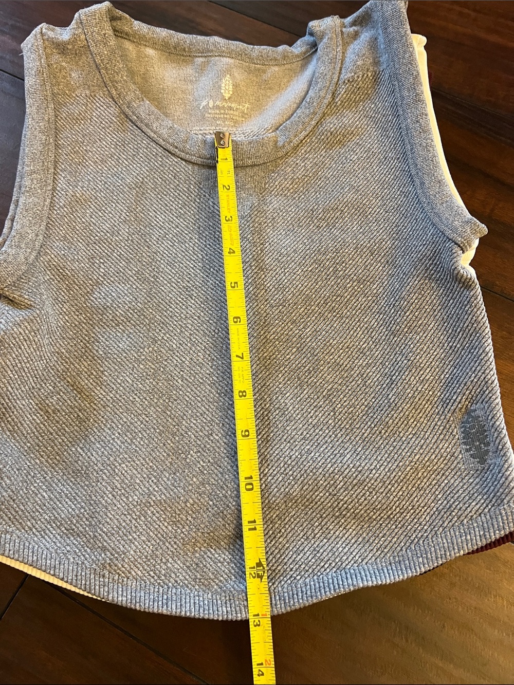 Free People lot of four FP Movement stretch, tank tops size M, new condition - Picture 5 of 5